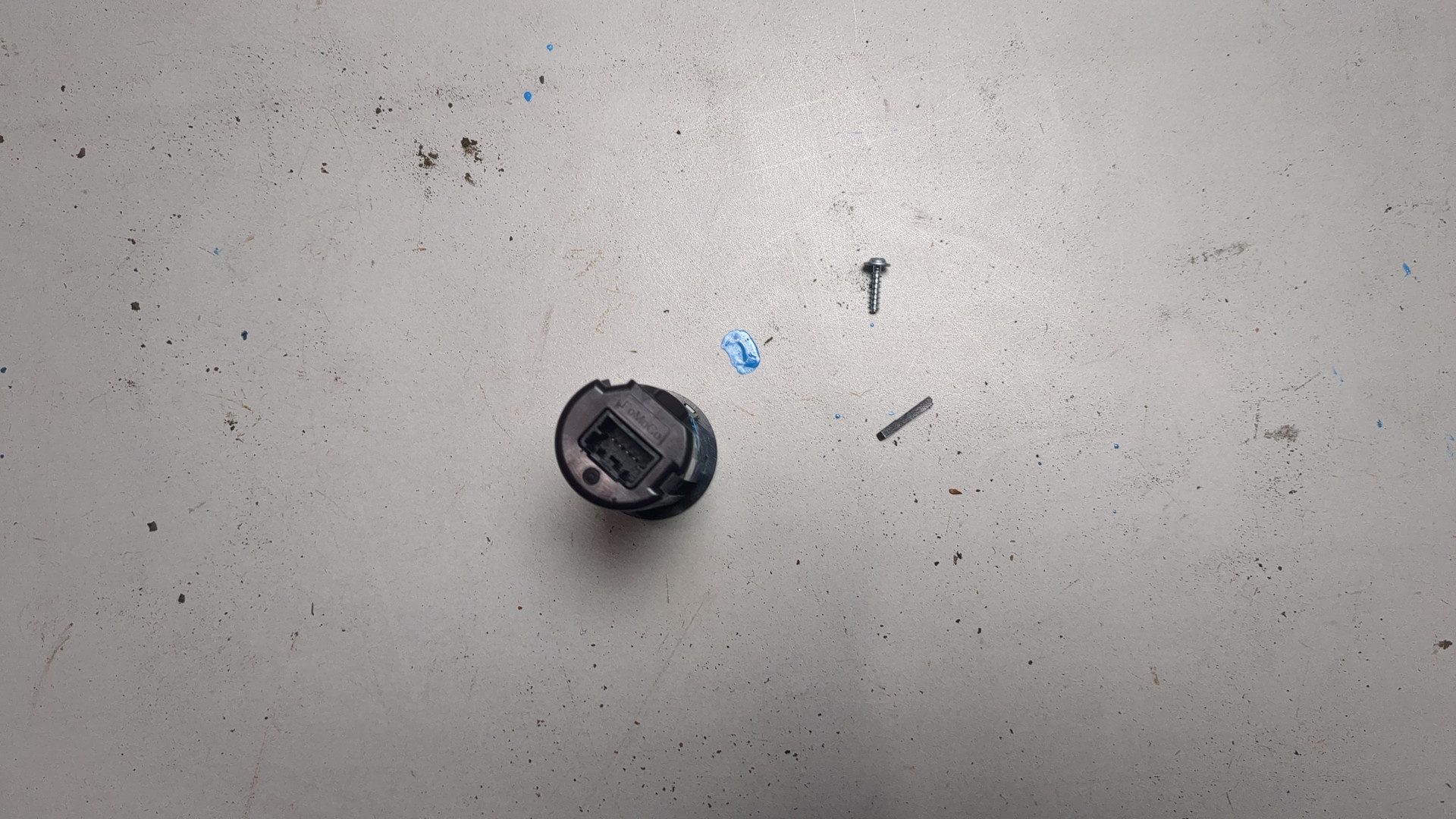 Гнездо AUX / USB IN