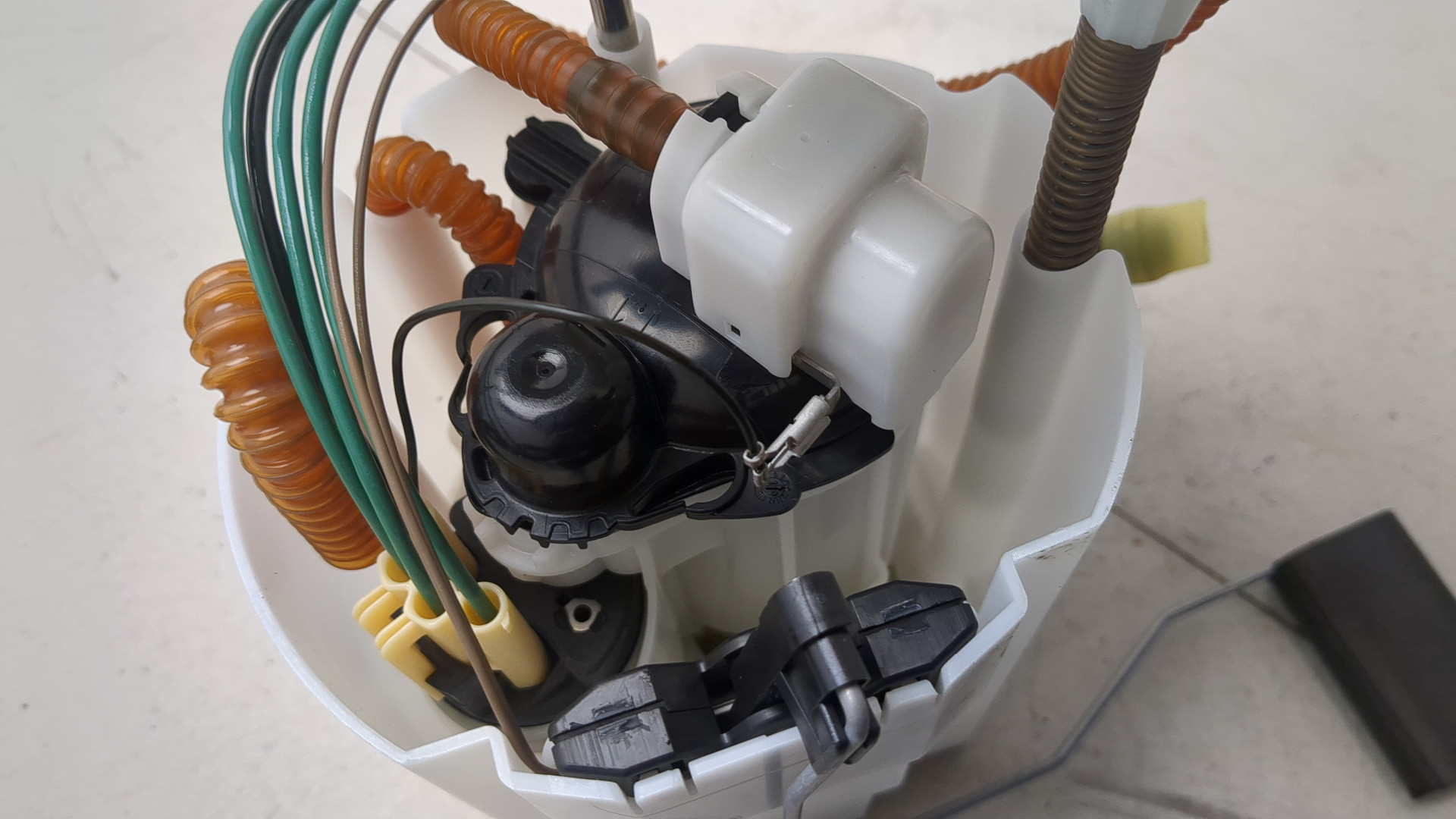 Насос топливный электрический