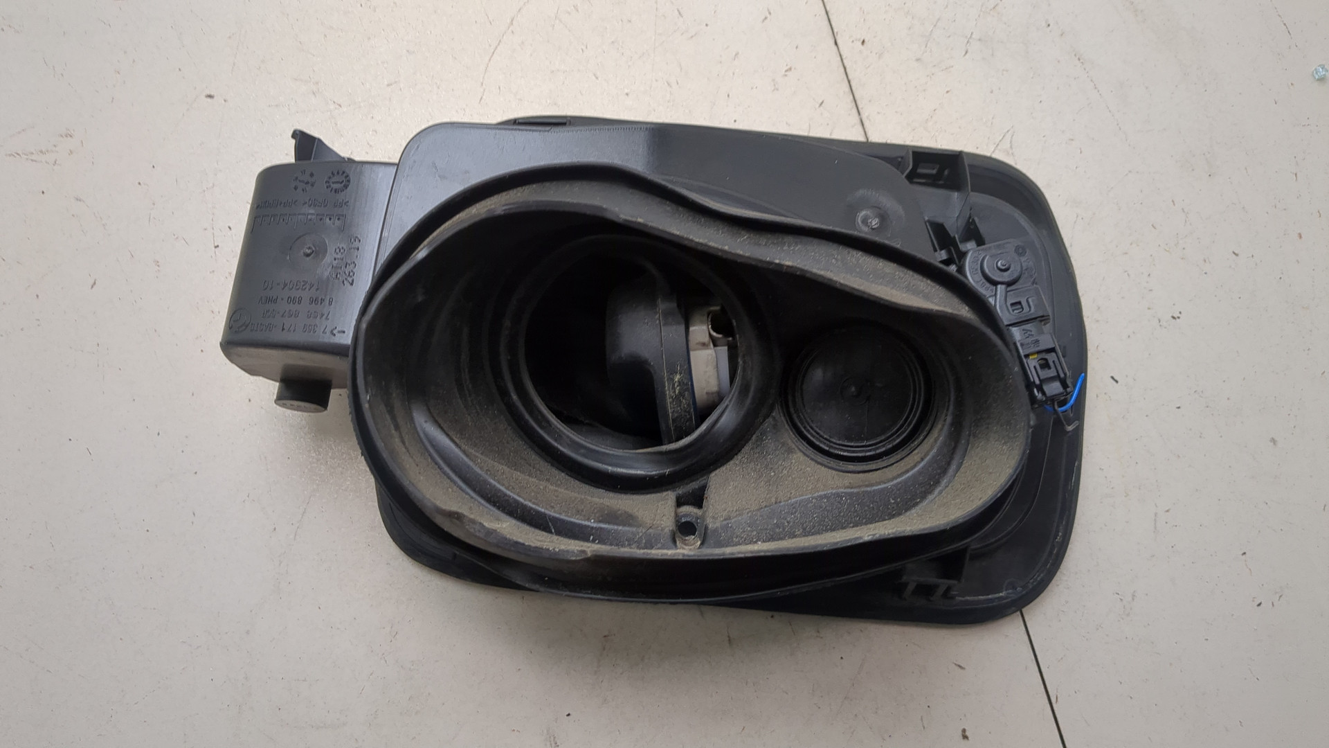 Лючок бензобака