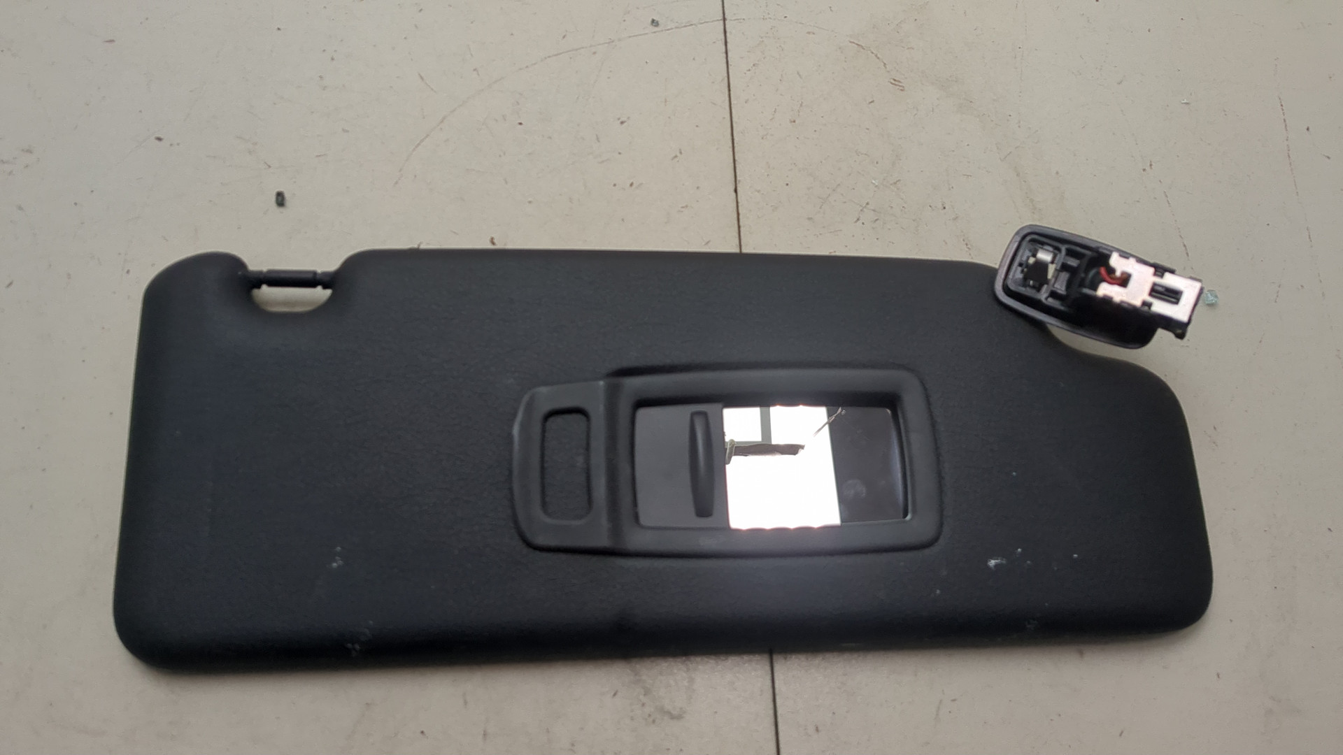 Козырек солнцезащитный