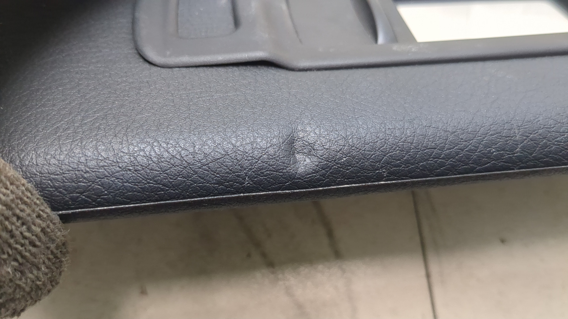 Козырек солнцезащитный