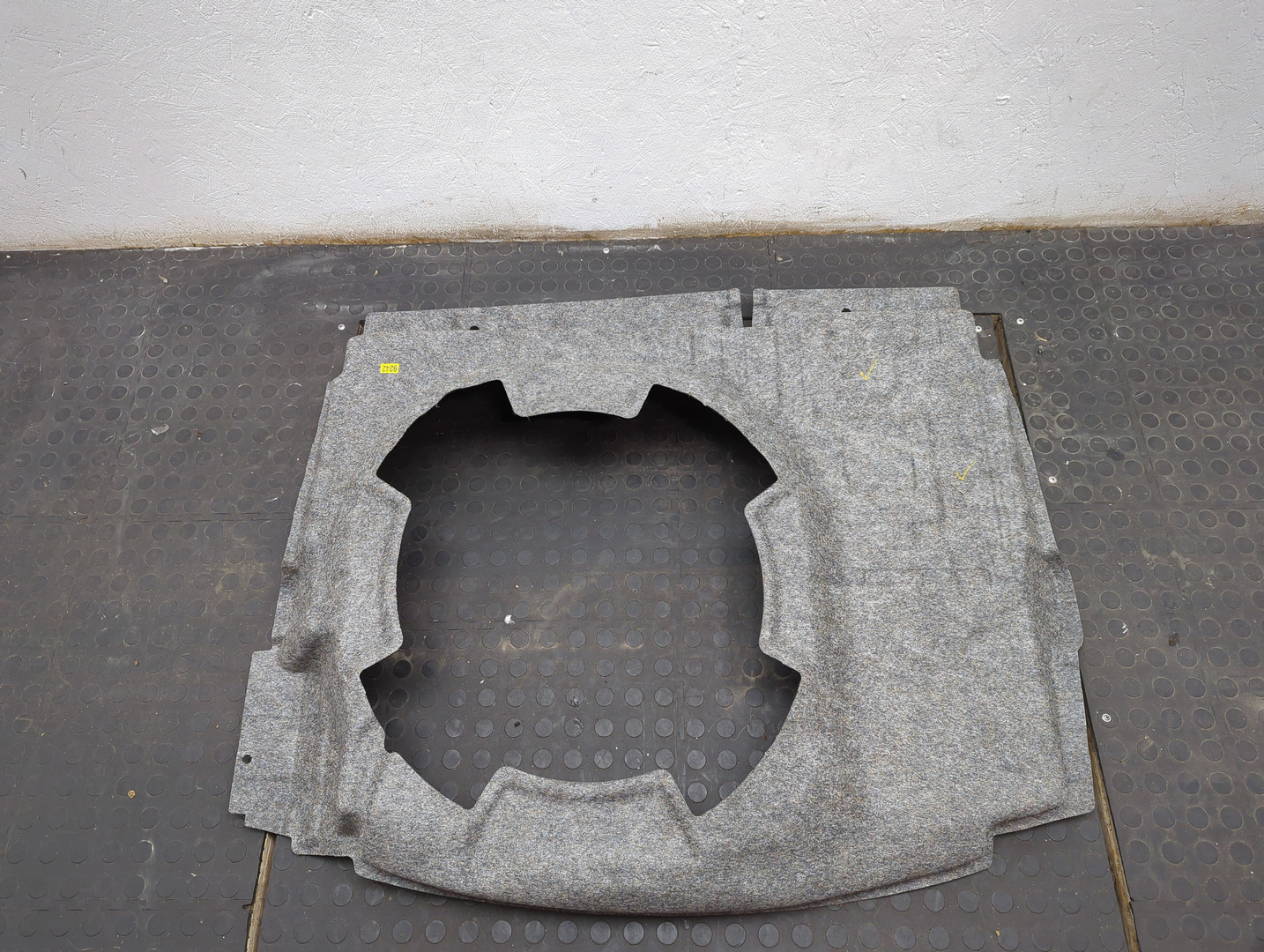 Обшивка багажника