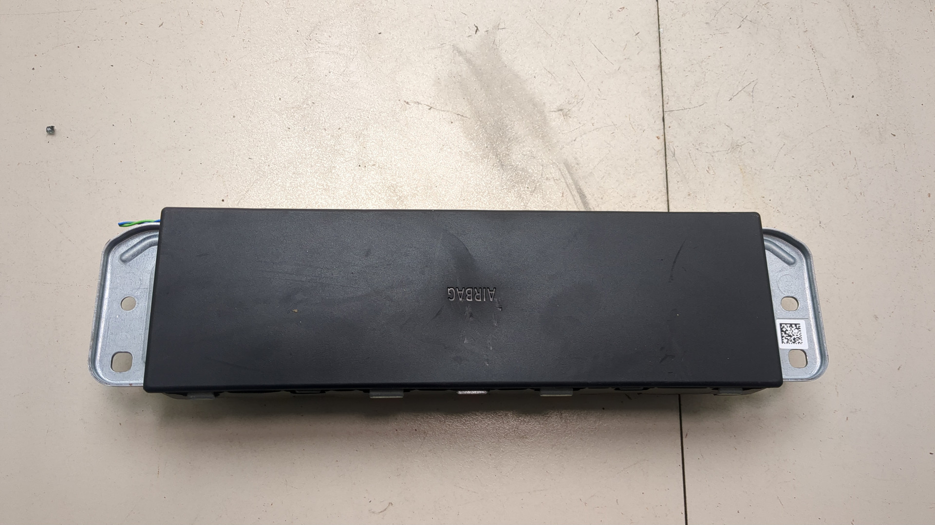 Подушка безопасности нижняя (для колен)