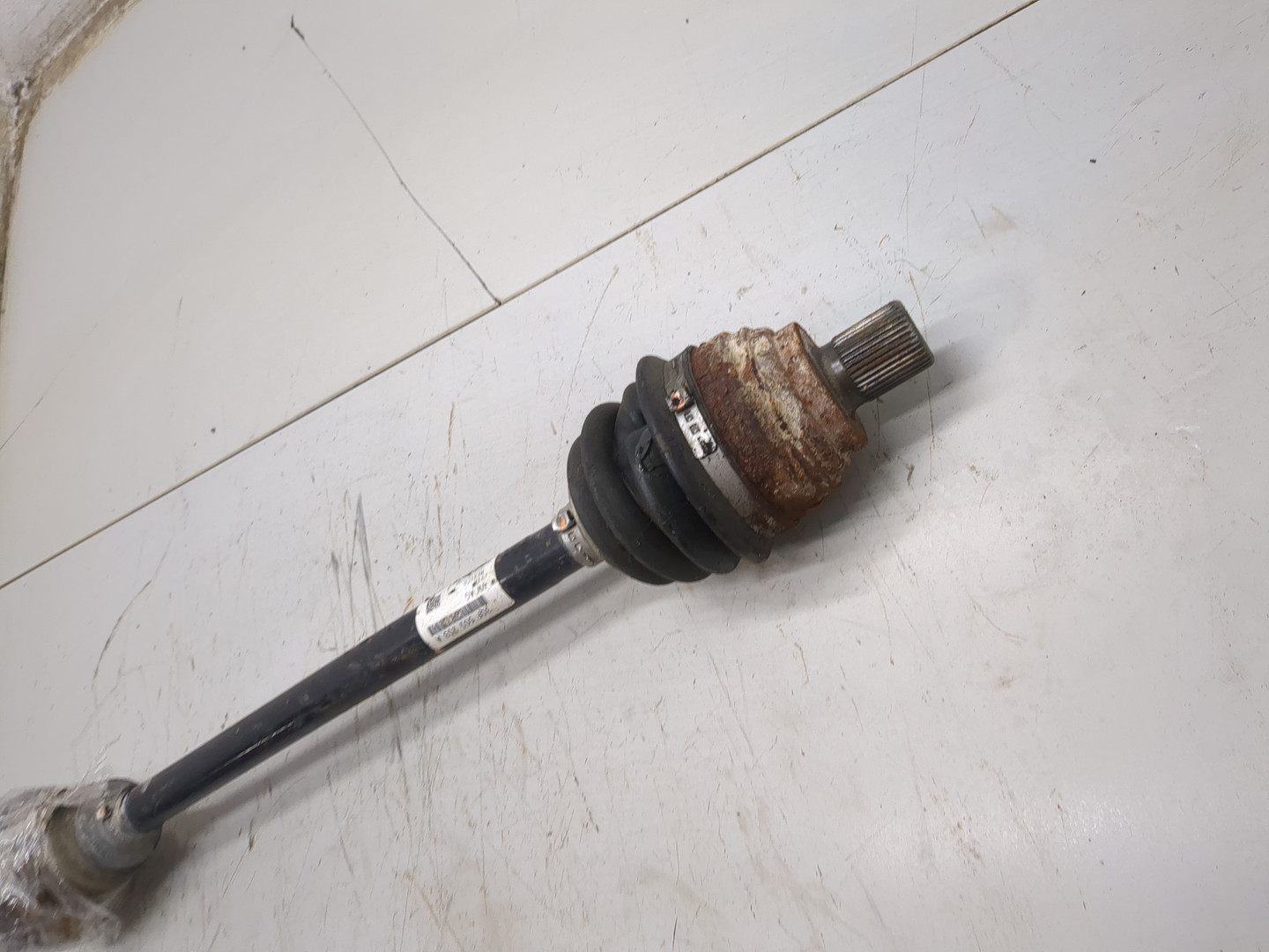 Полуось задняя левая