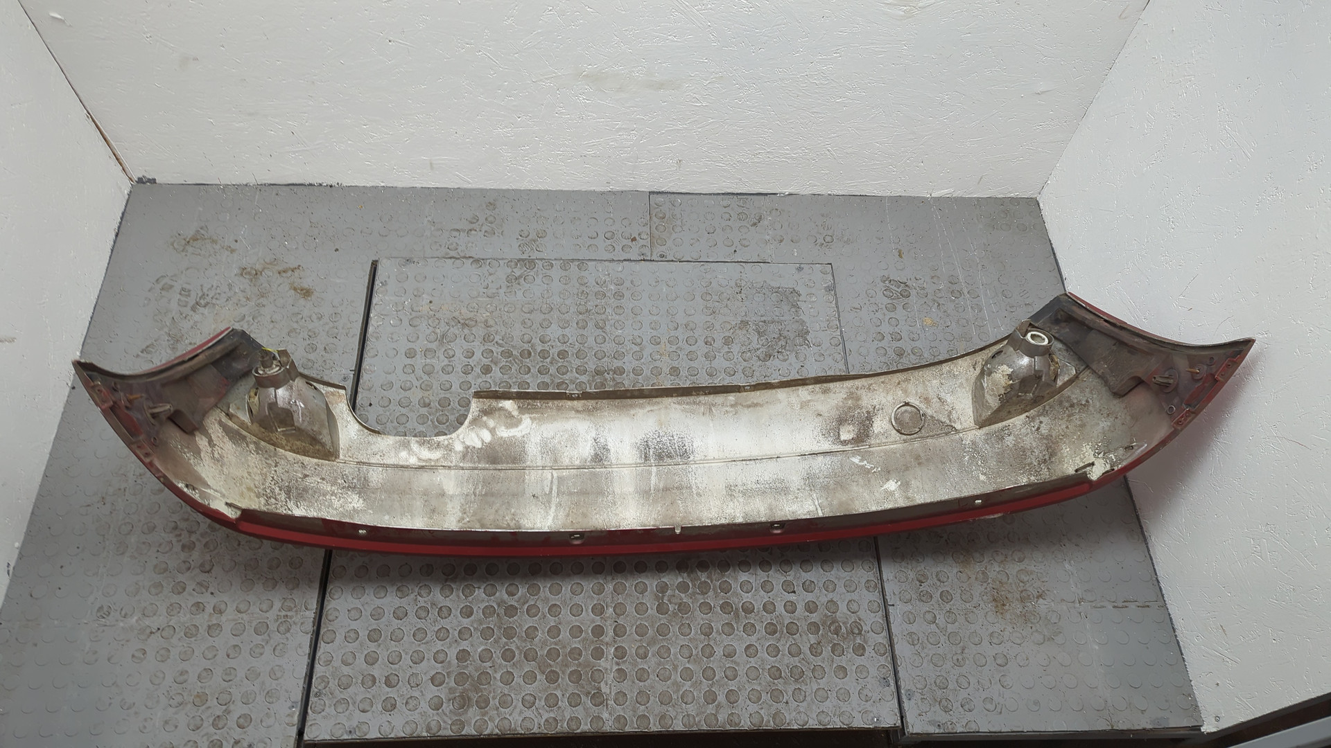 Бампер задний