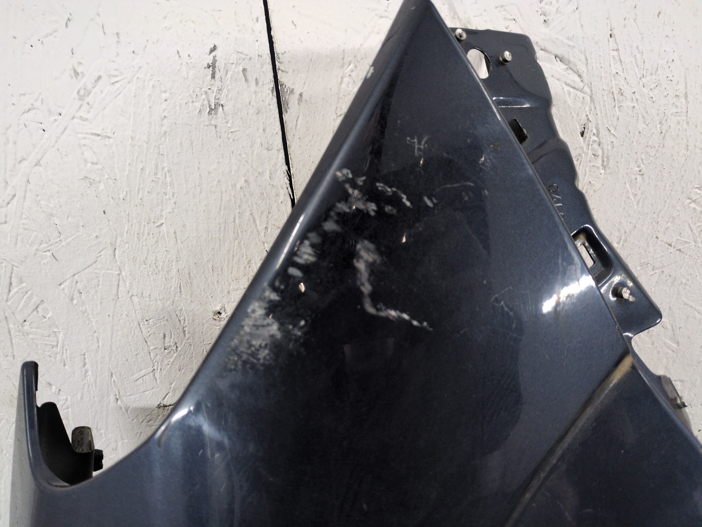 Крыло переднее правое