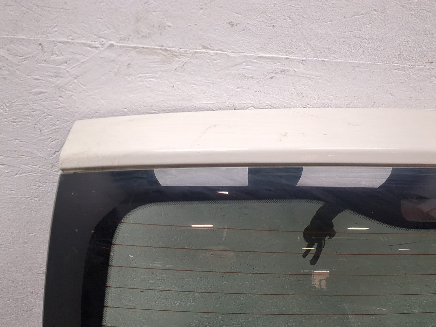 Дверь багажника