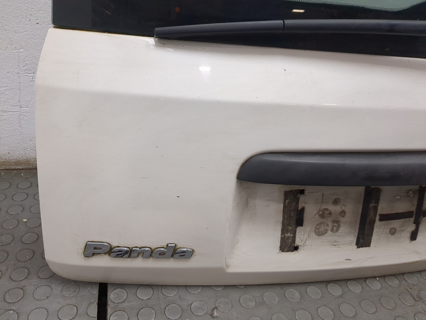 Дверь багажника