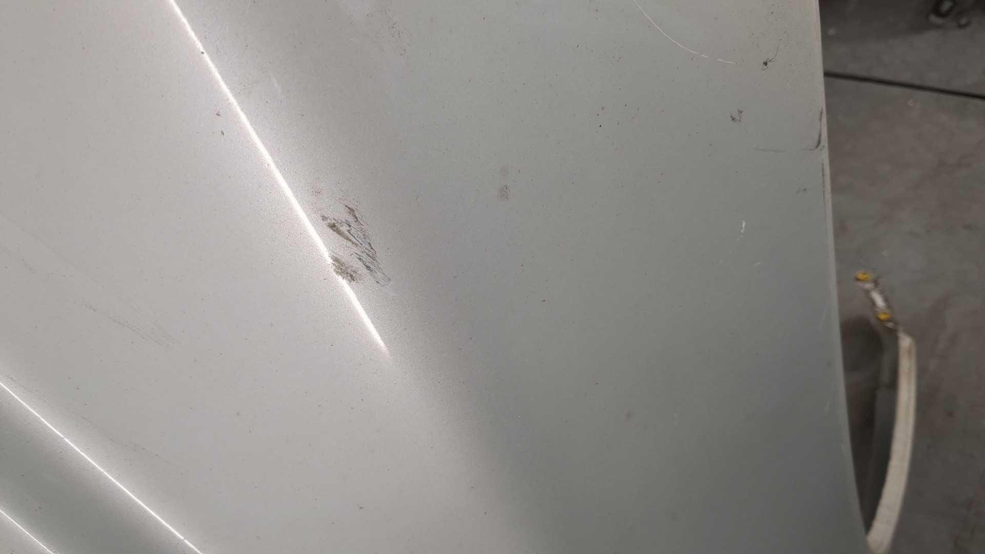 Крыло переднее правое