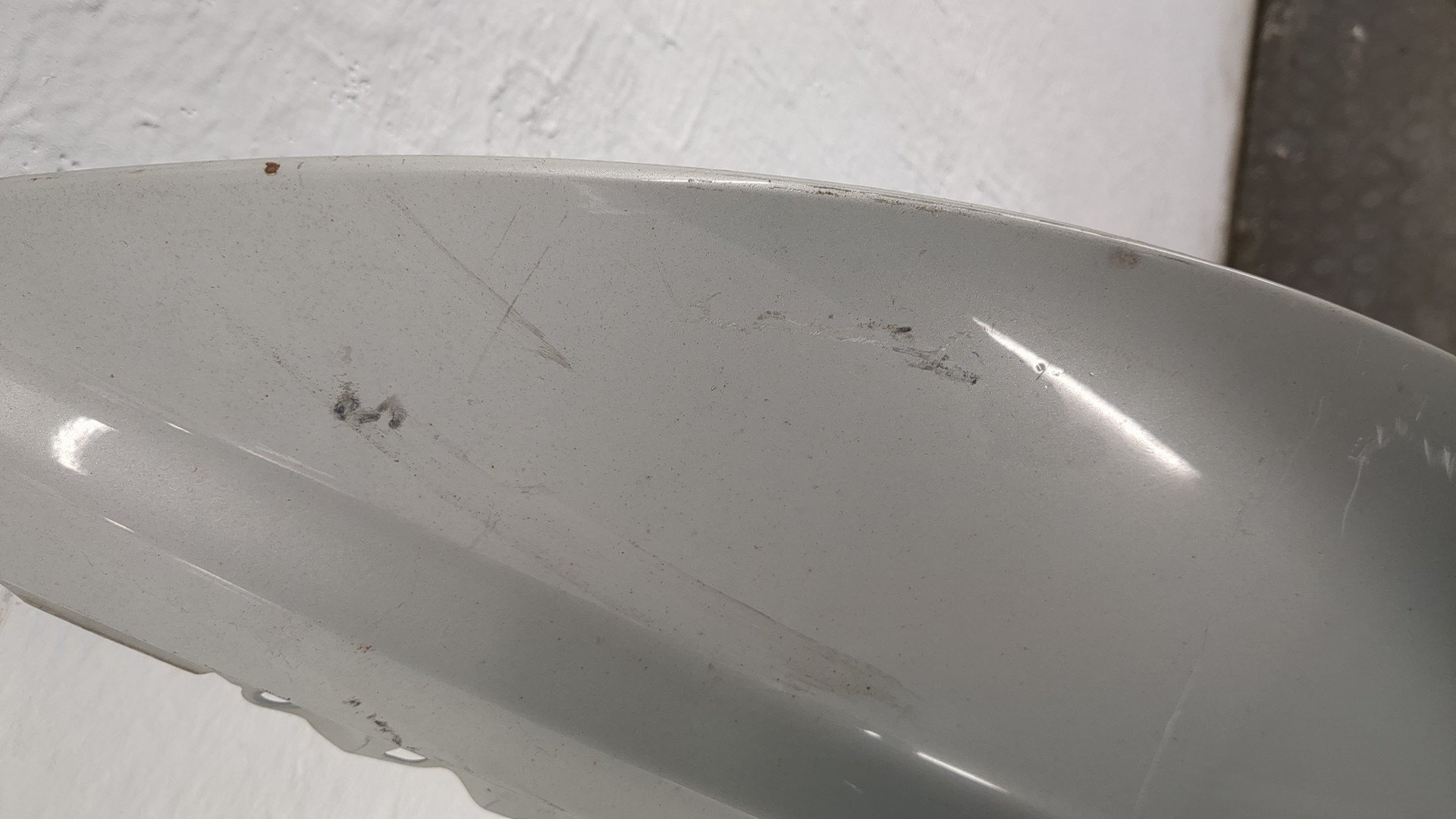 Крыло переднее правое