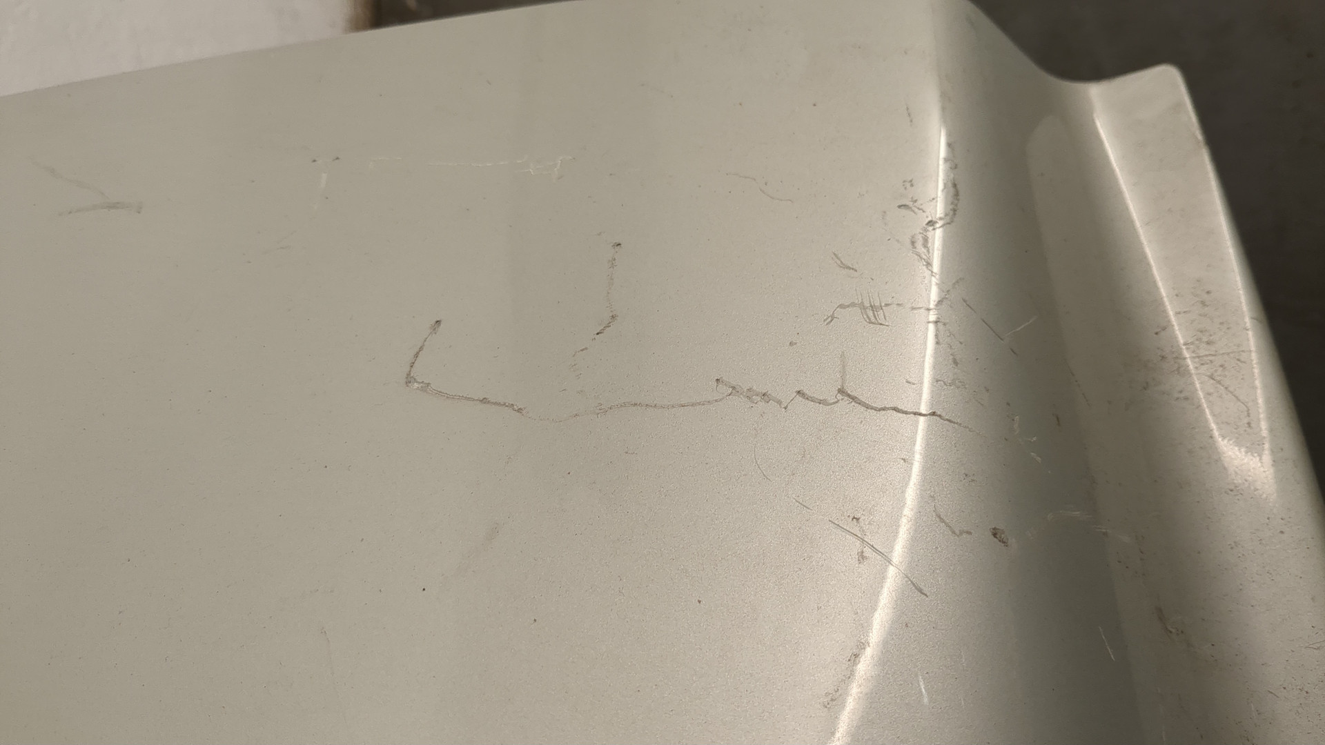 Крыло переднее правое