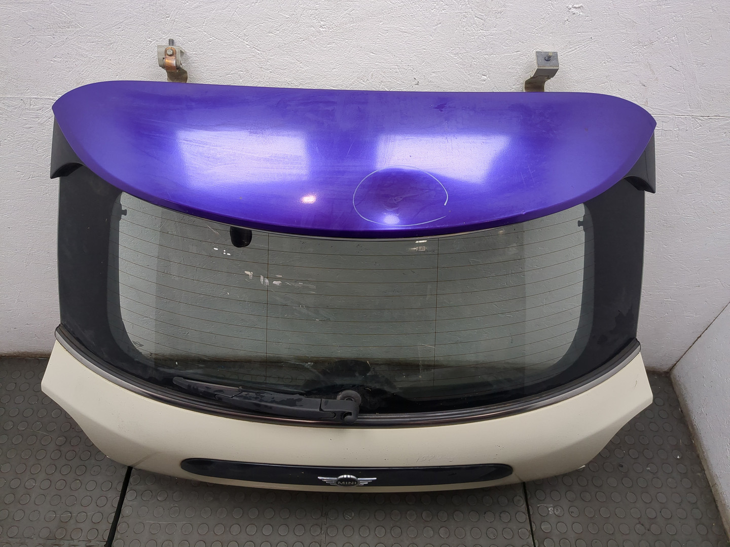 Дверь багажника