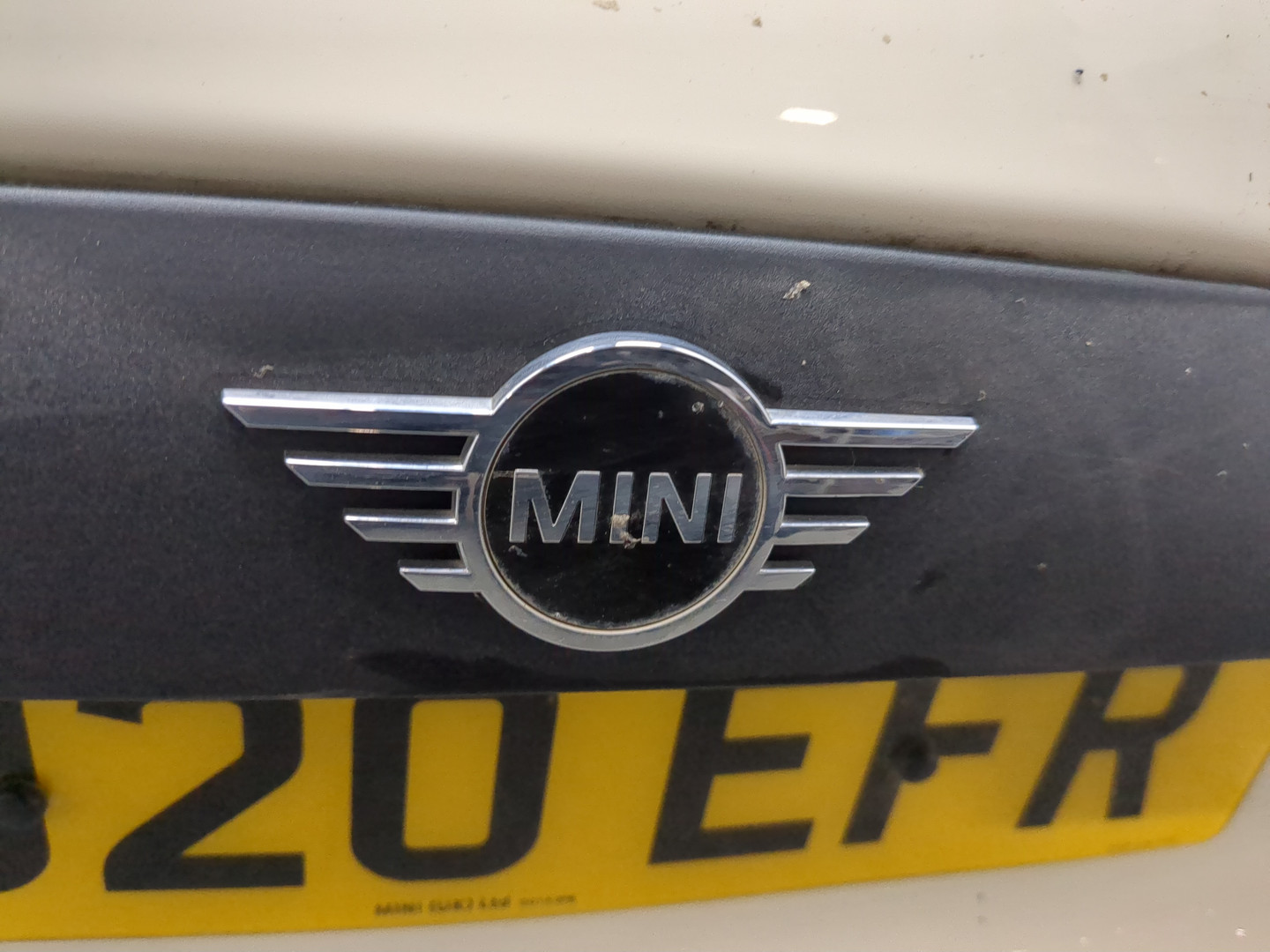 Дверь багажника