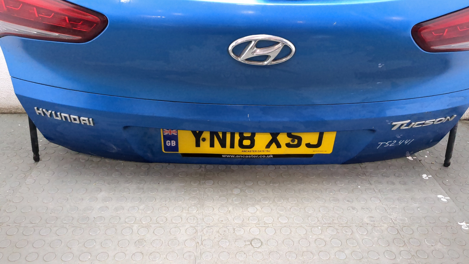 Дверь багажника