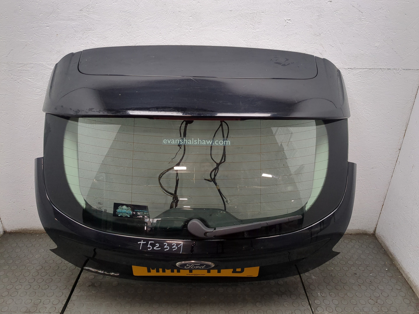 Дверь багажника