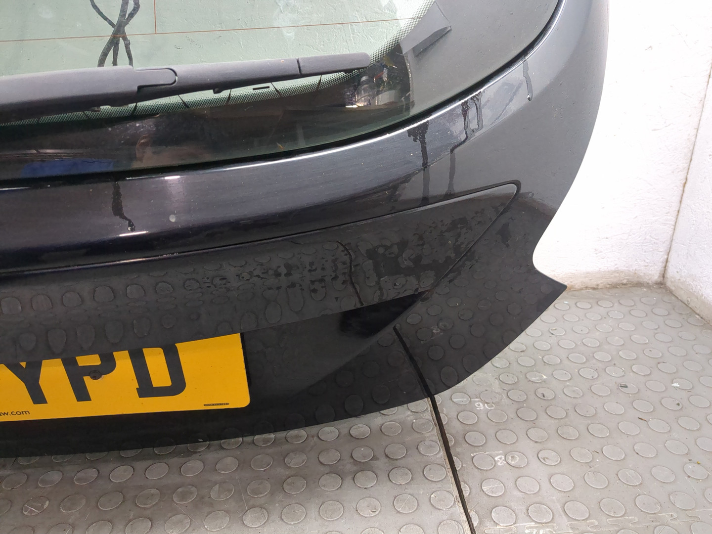 Дверь багажника