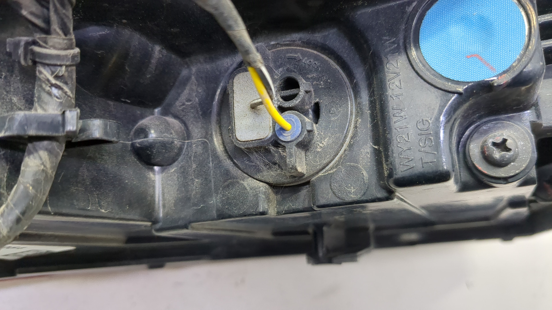 Фонарь задний правый