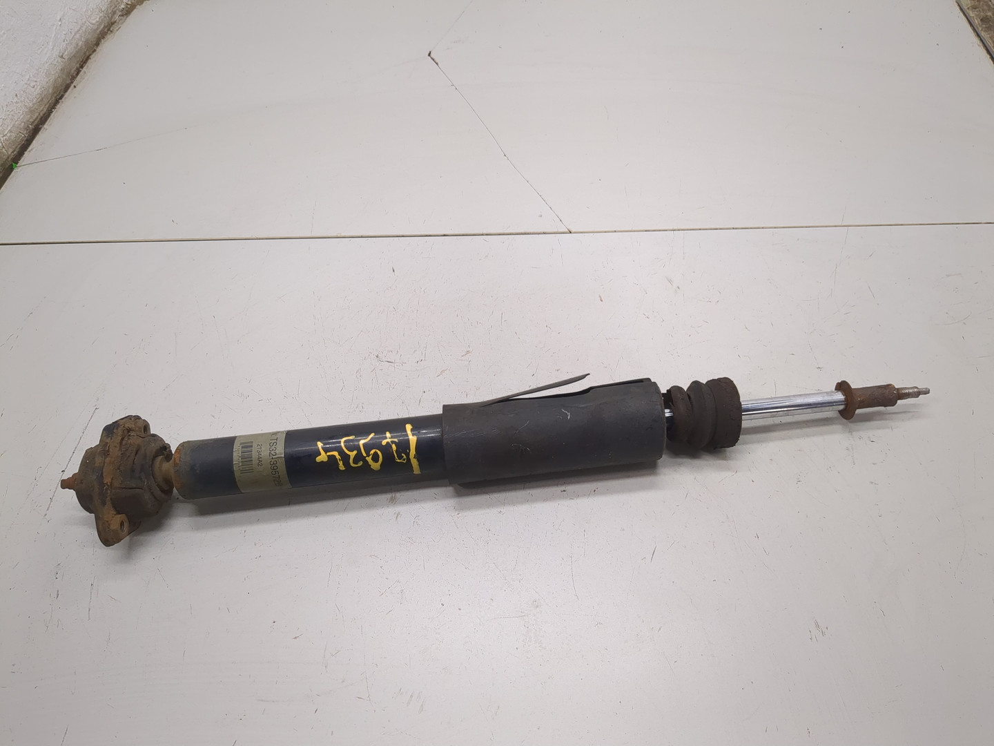 Амортизатор задний (стойка)