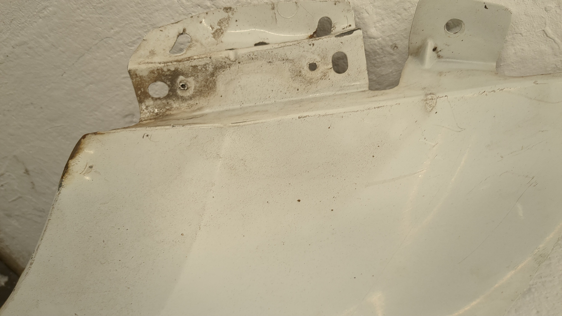 Крыло переднее левое