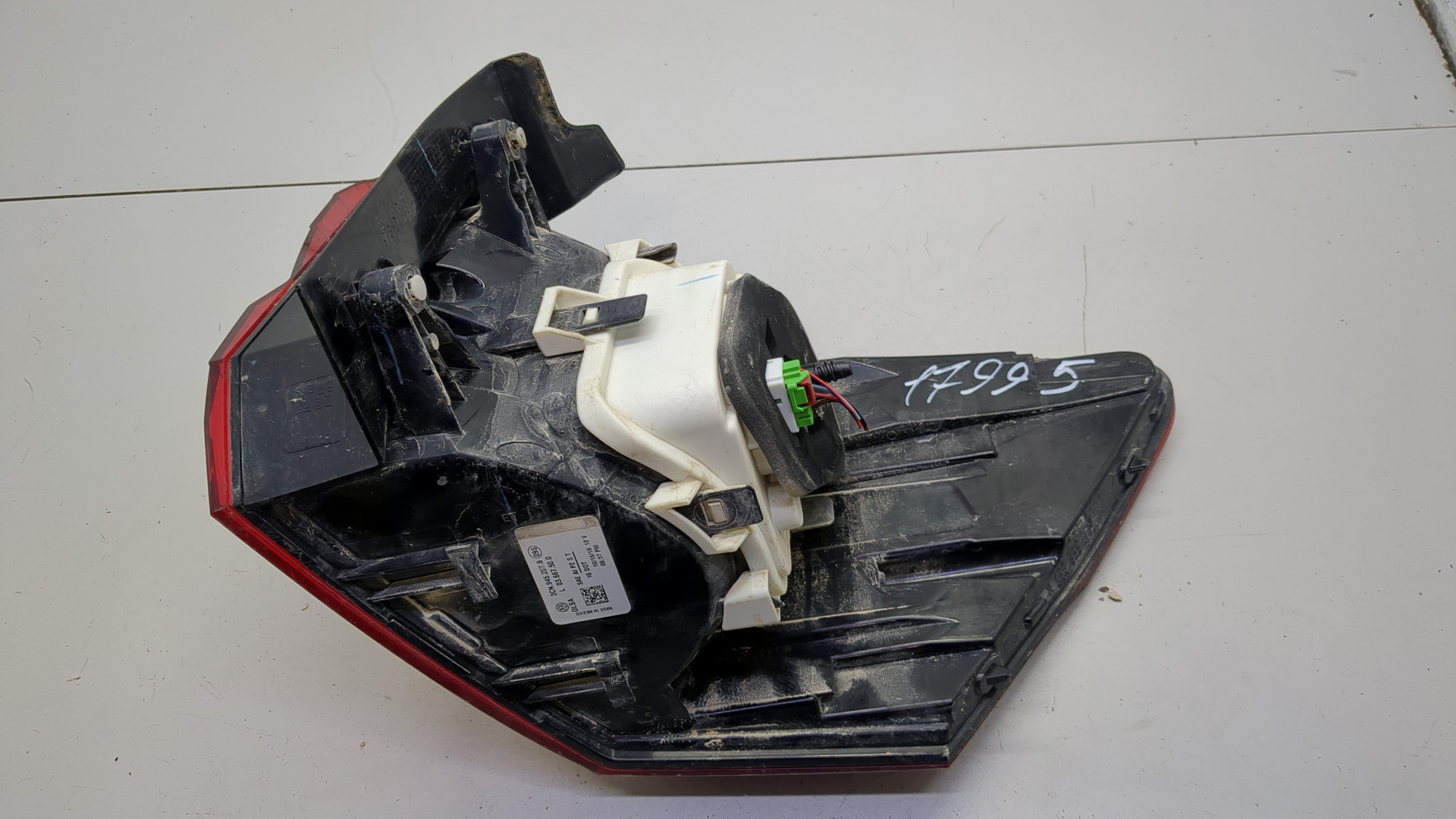 Фонарь задний левый