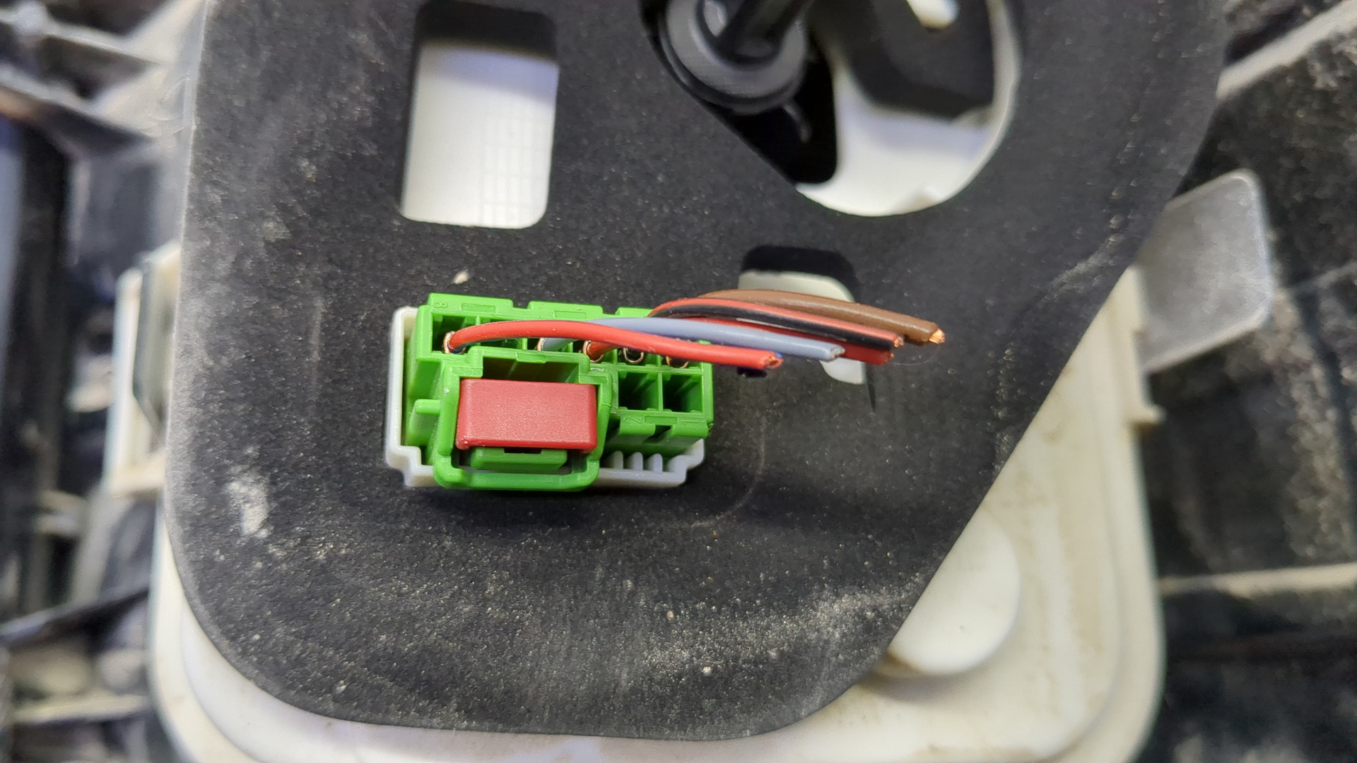 Фонарь задний левый