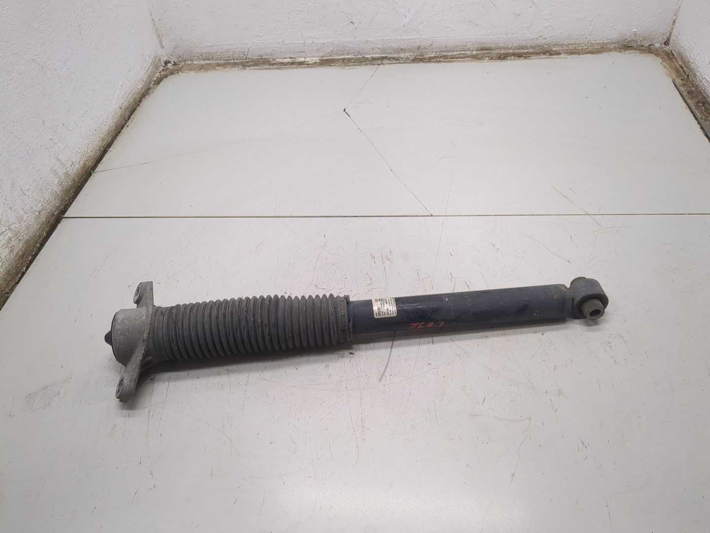 Амортизатор задний (стойка)