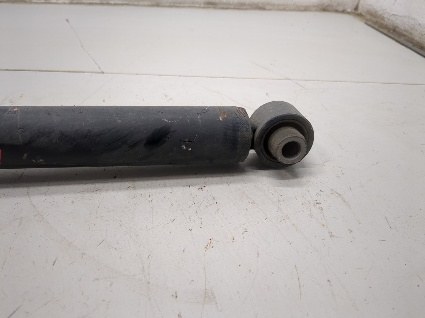Амортизатор задний (стойка)