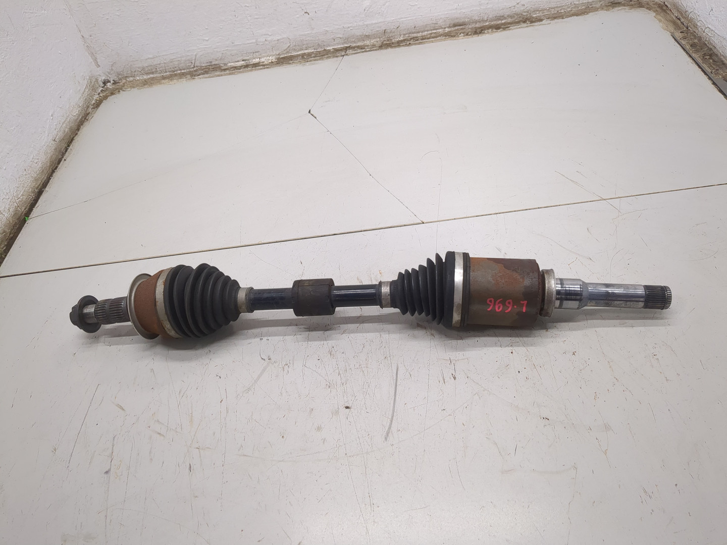 Полуось передняя левая