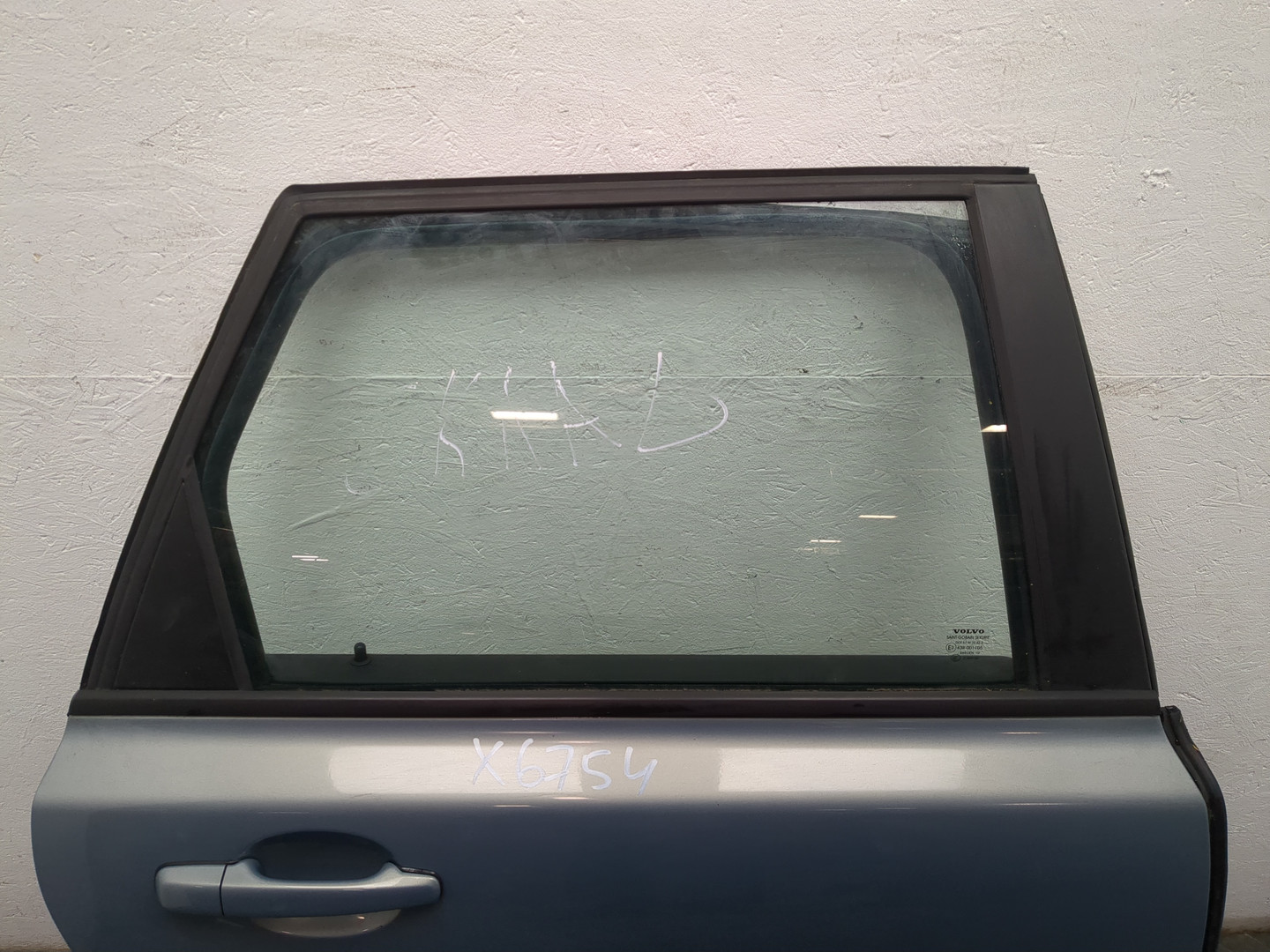 Дверь задняя правая