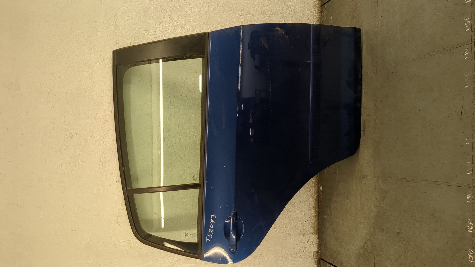 Дверь задняя правая