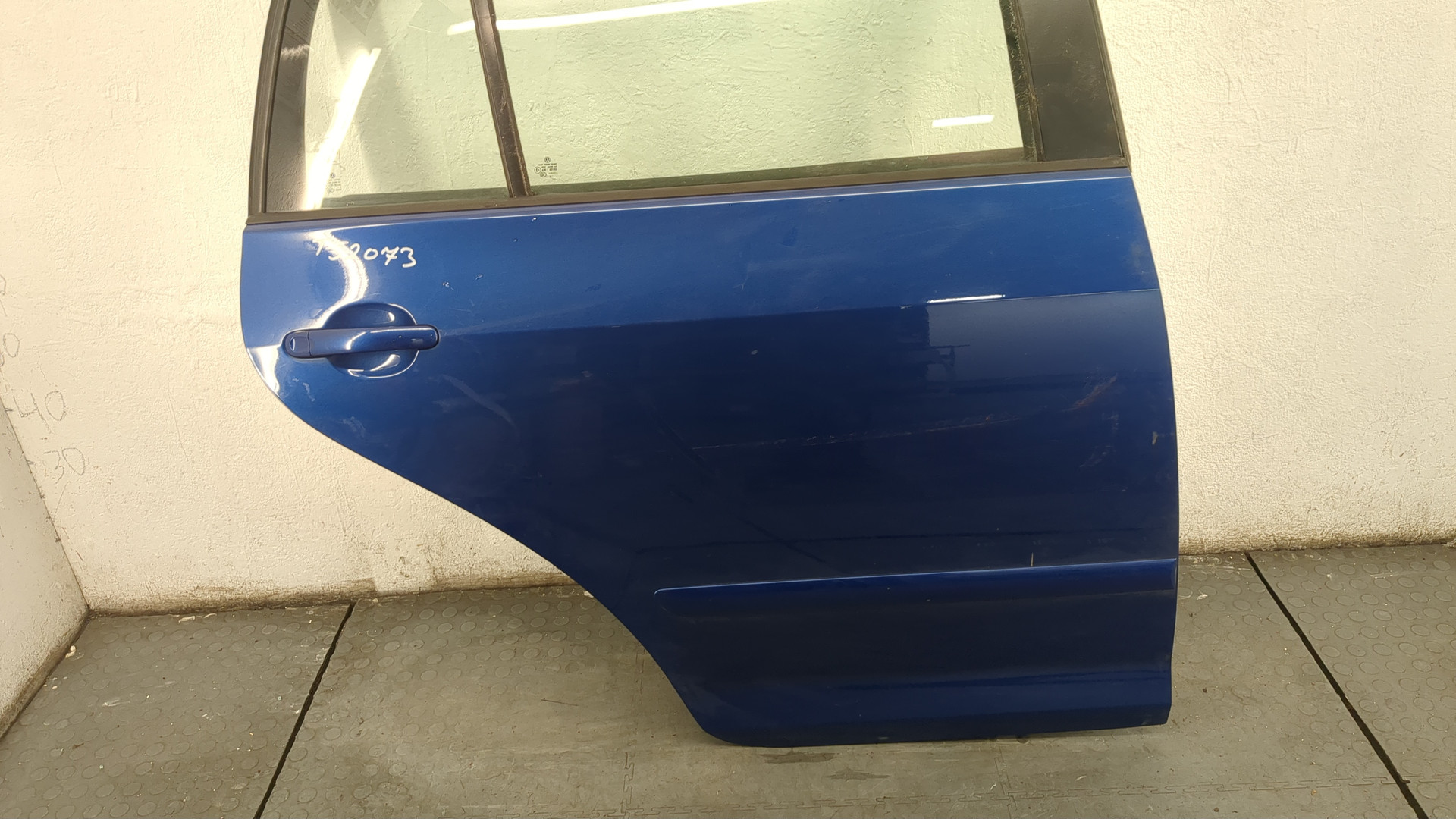 Дверь задняя правая