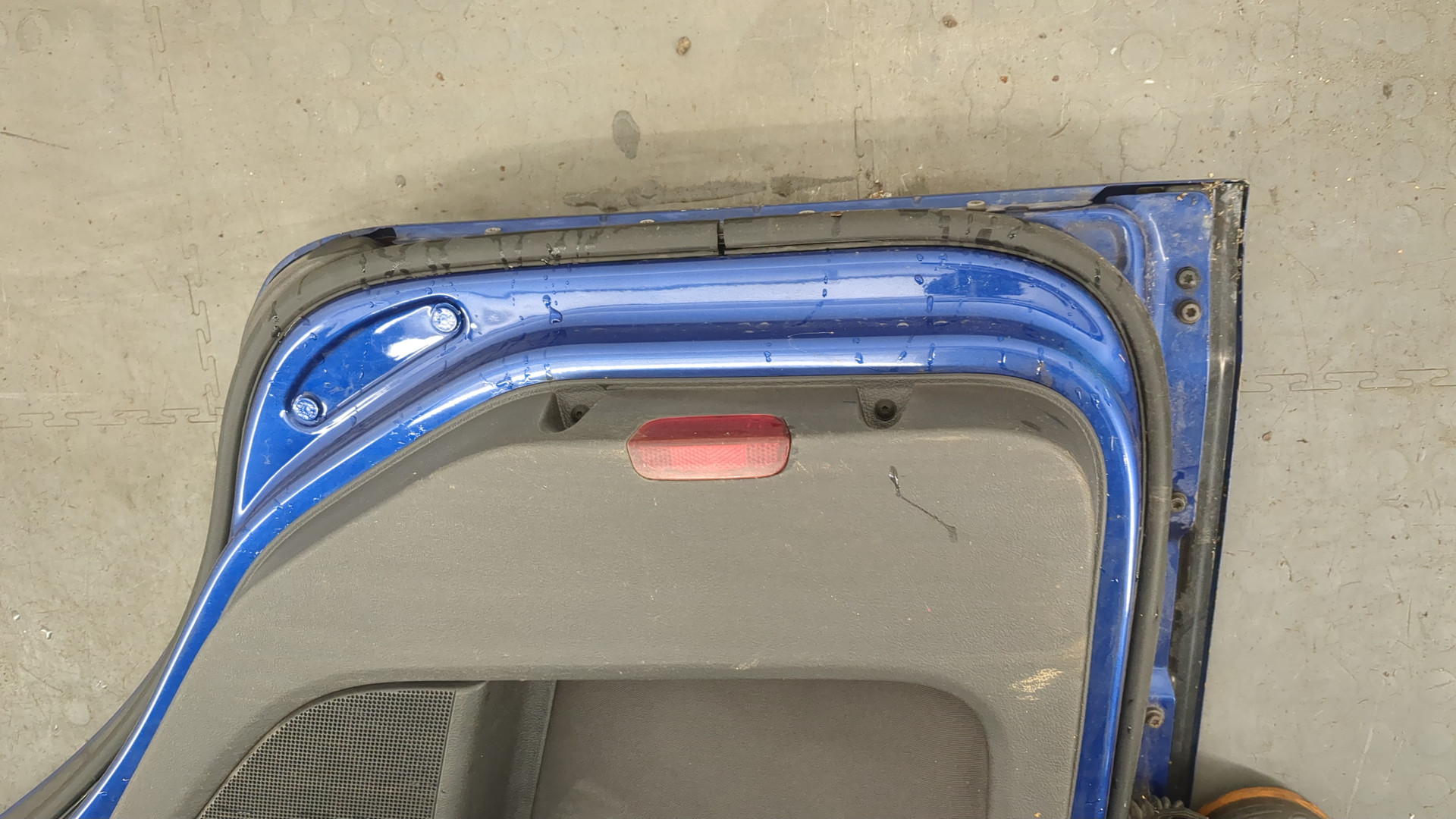 Дверь задняя правая