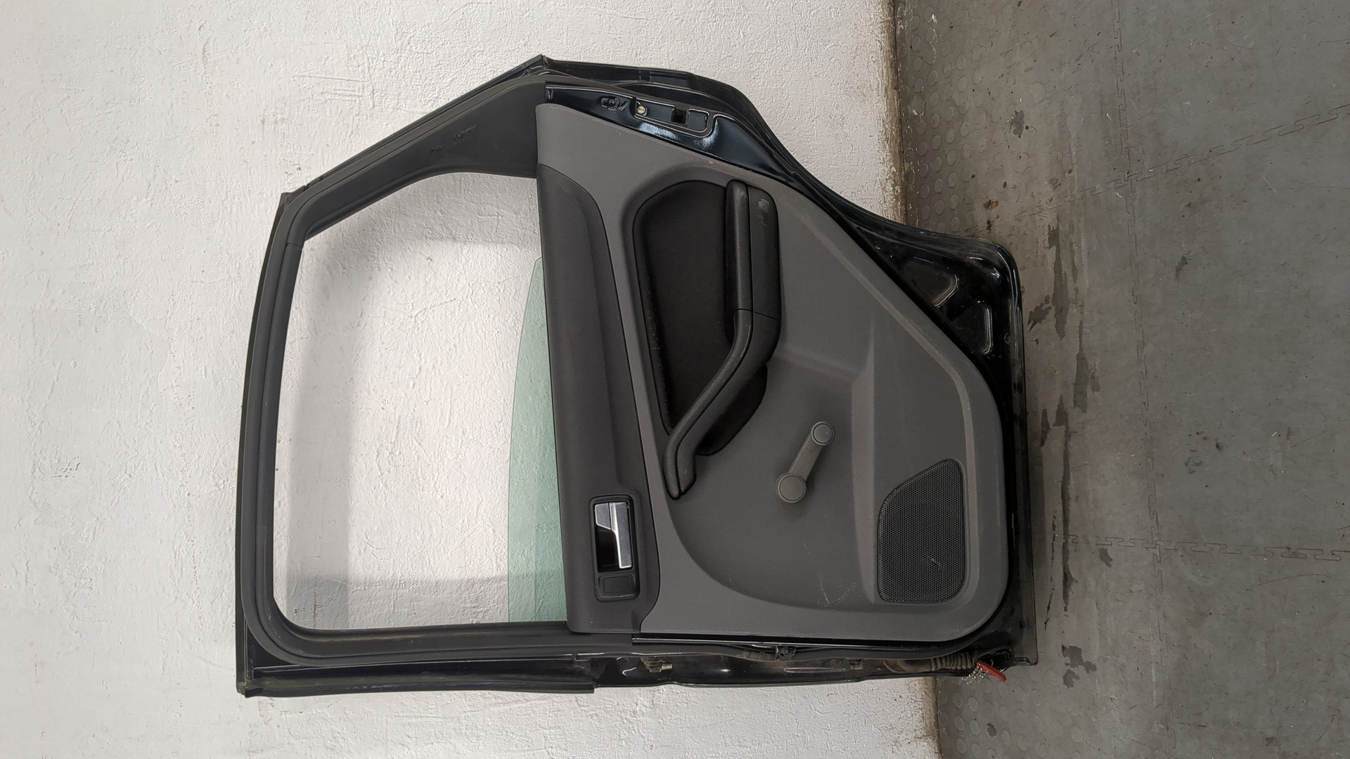 Дверь задняя правая