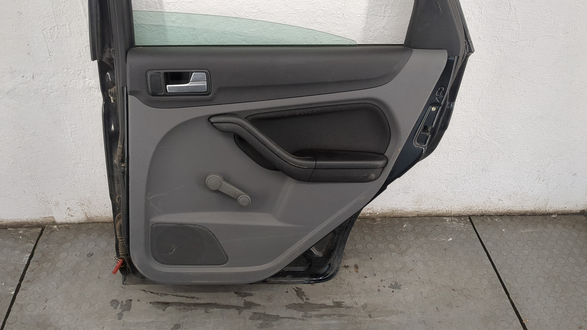 Дверь задняя правая