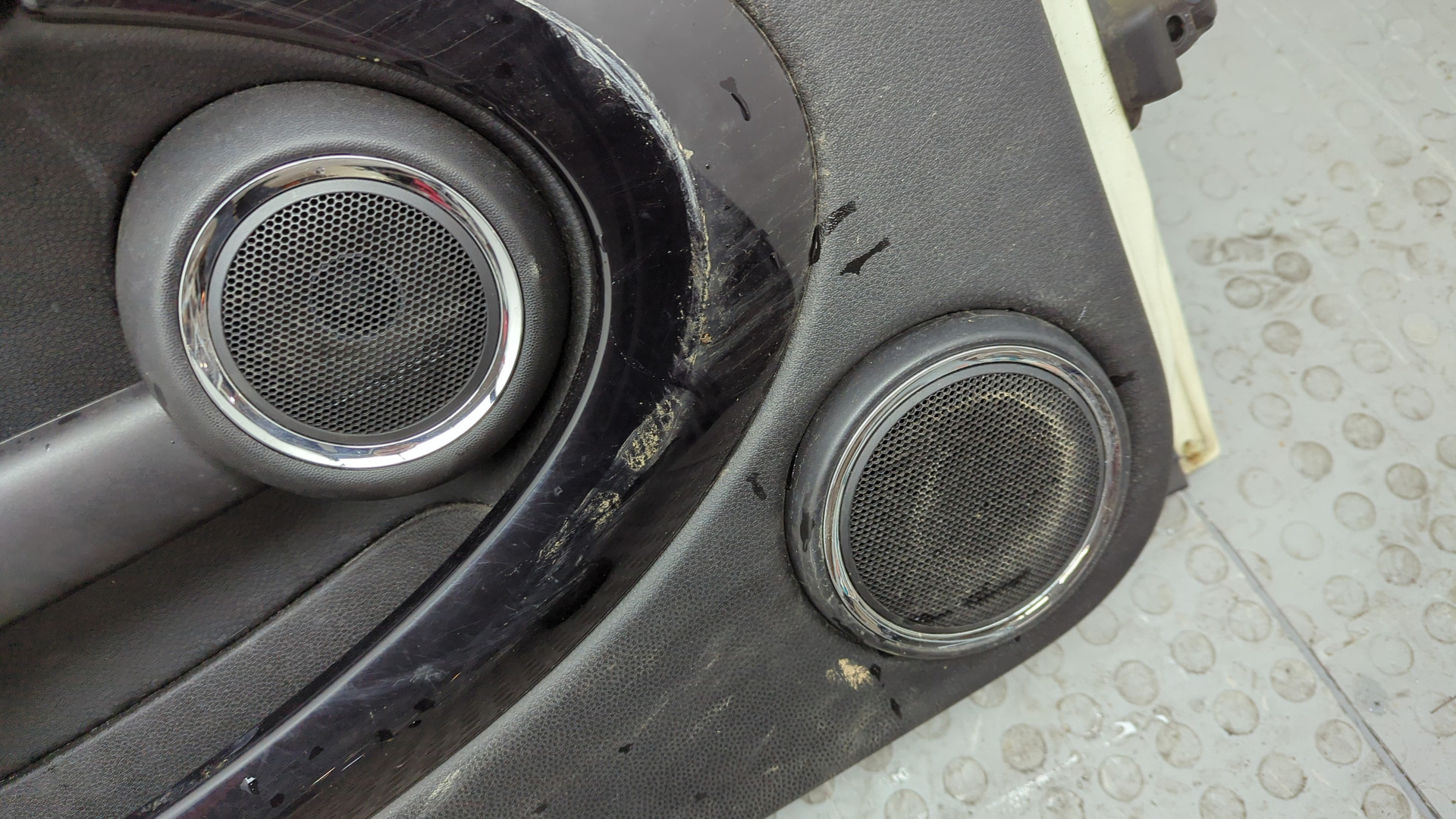 Дверь передняя левая