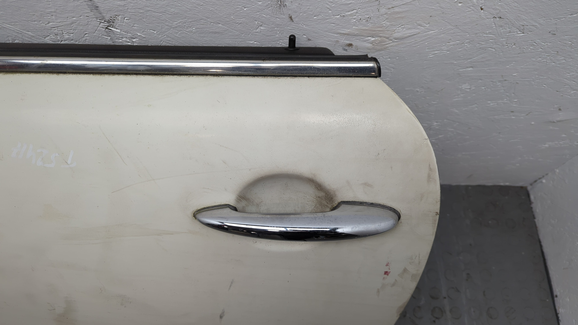 Дверь передняя левая