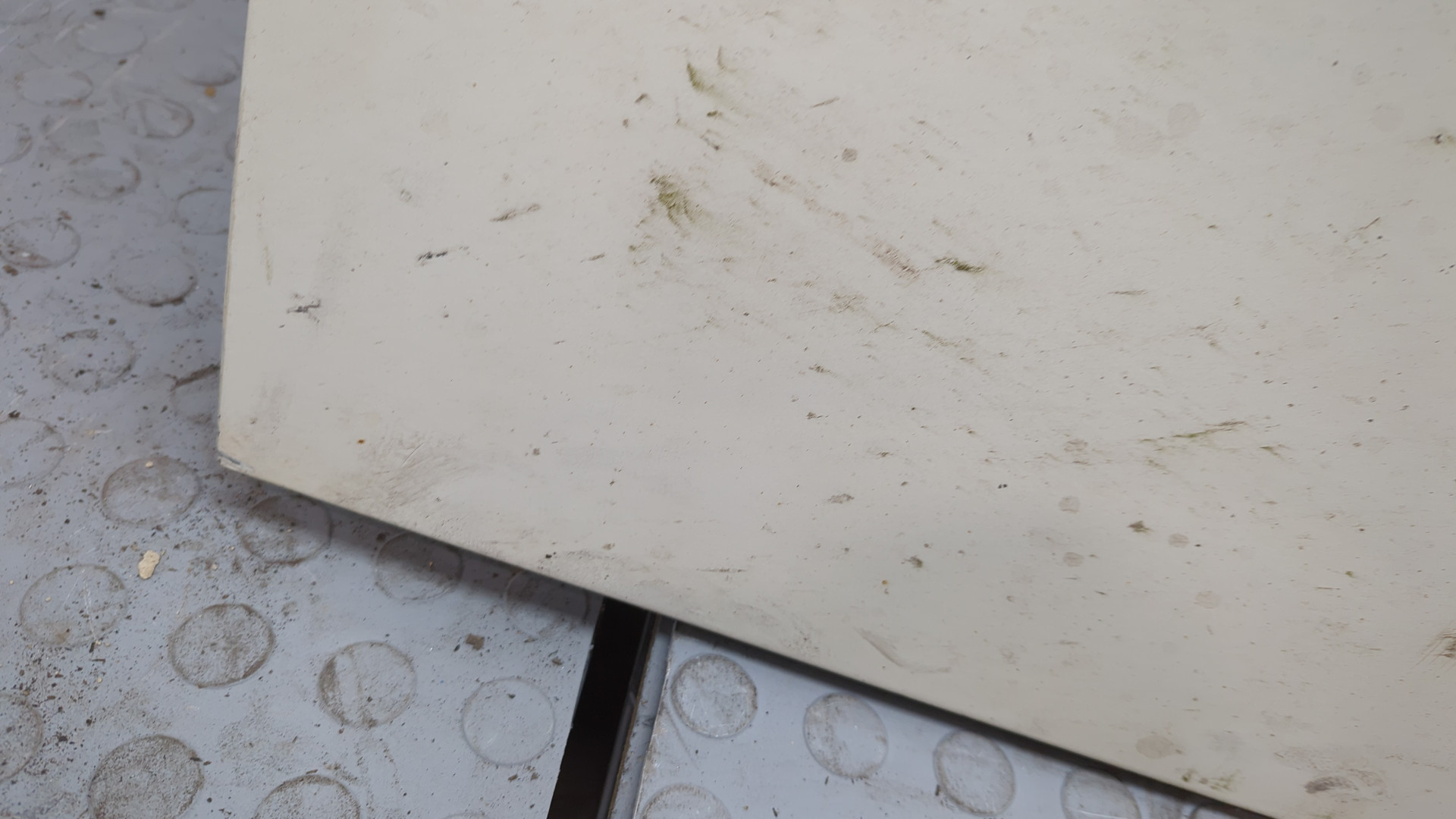 Дверь передняя левая