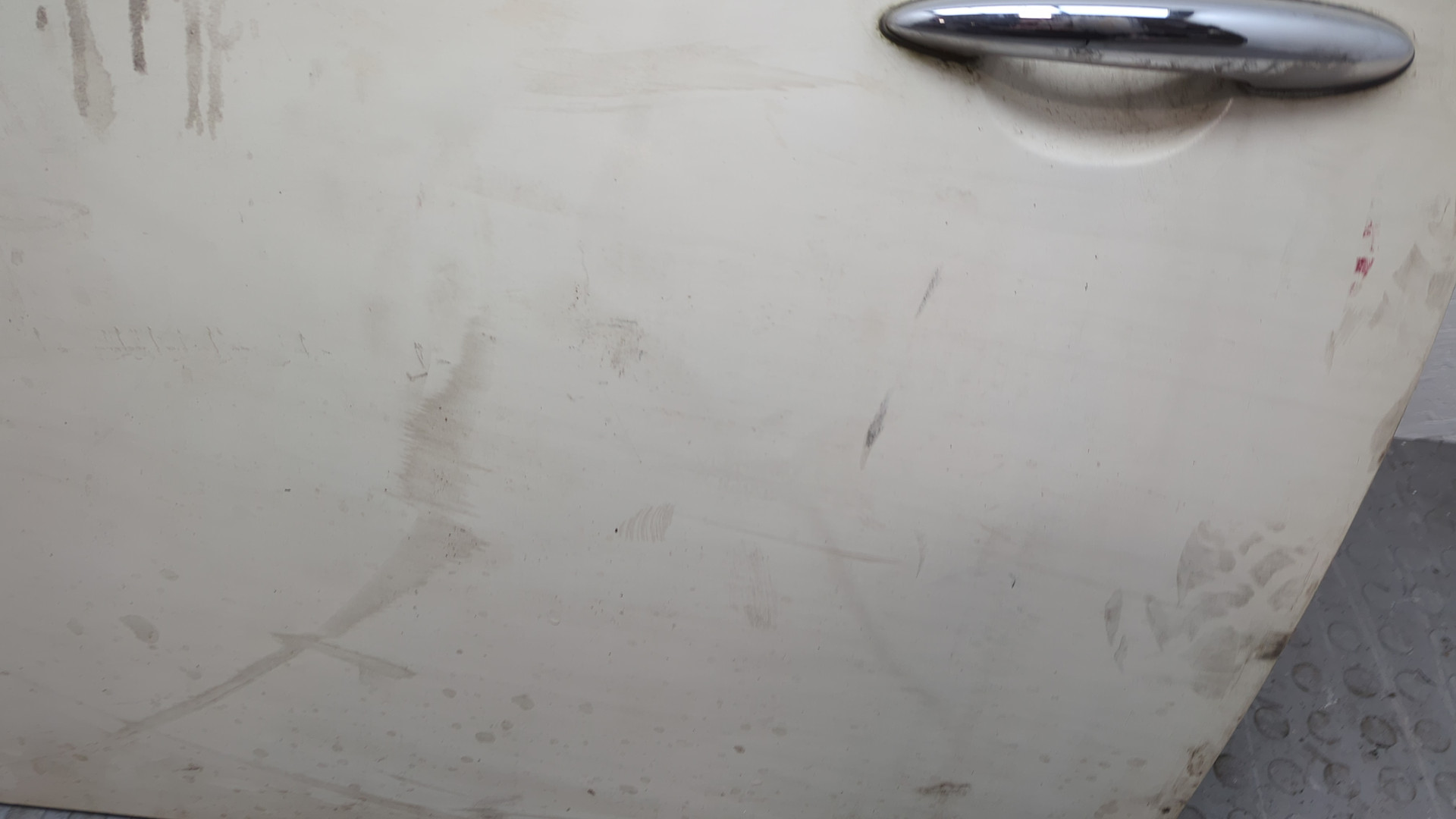 Дверь передняя левая