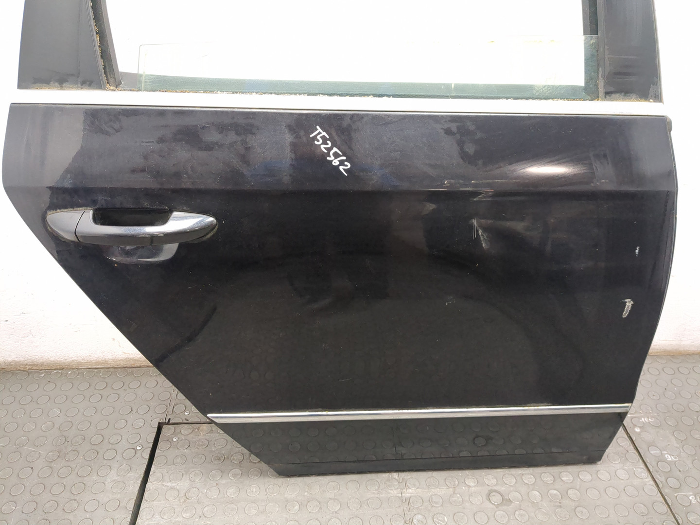 Дверь задняя правая