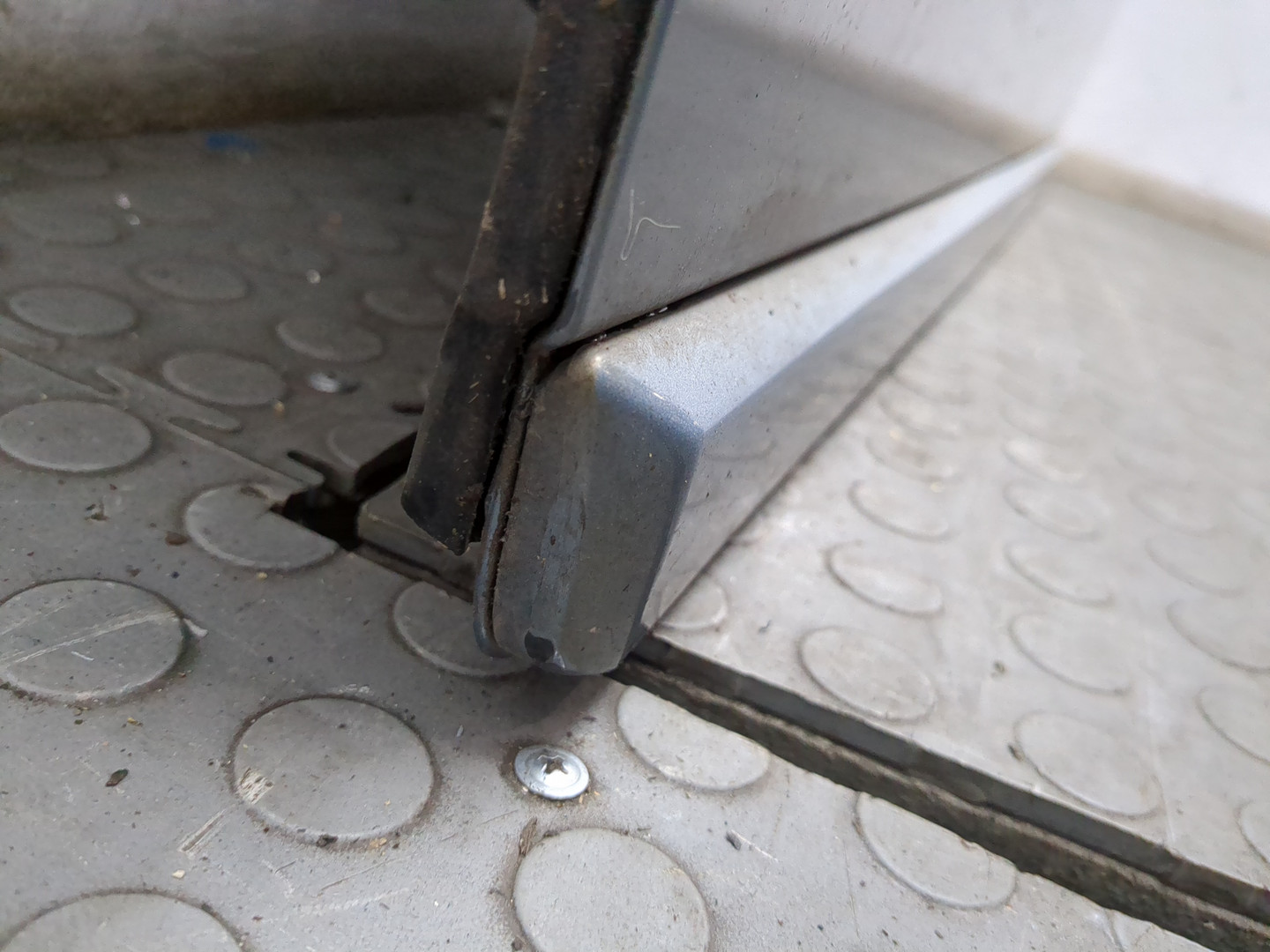 Дверь передняя левая