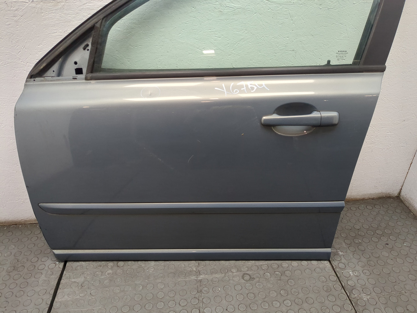 Дверь передняя левая