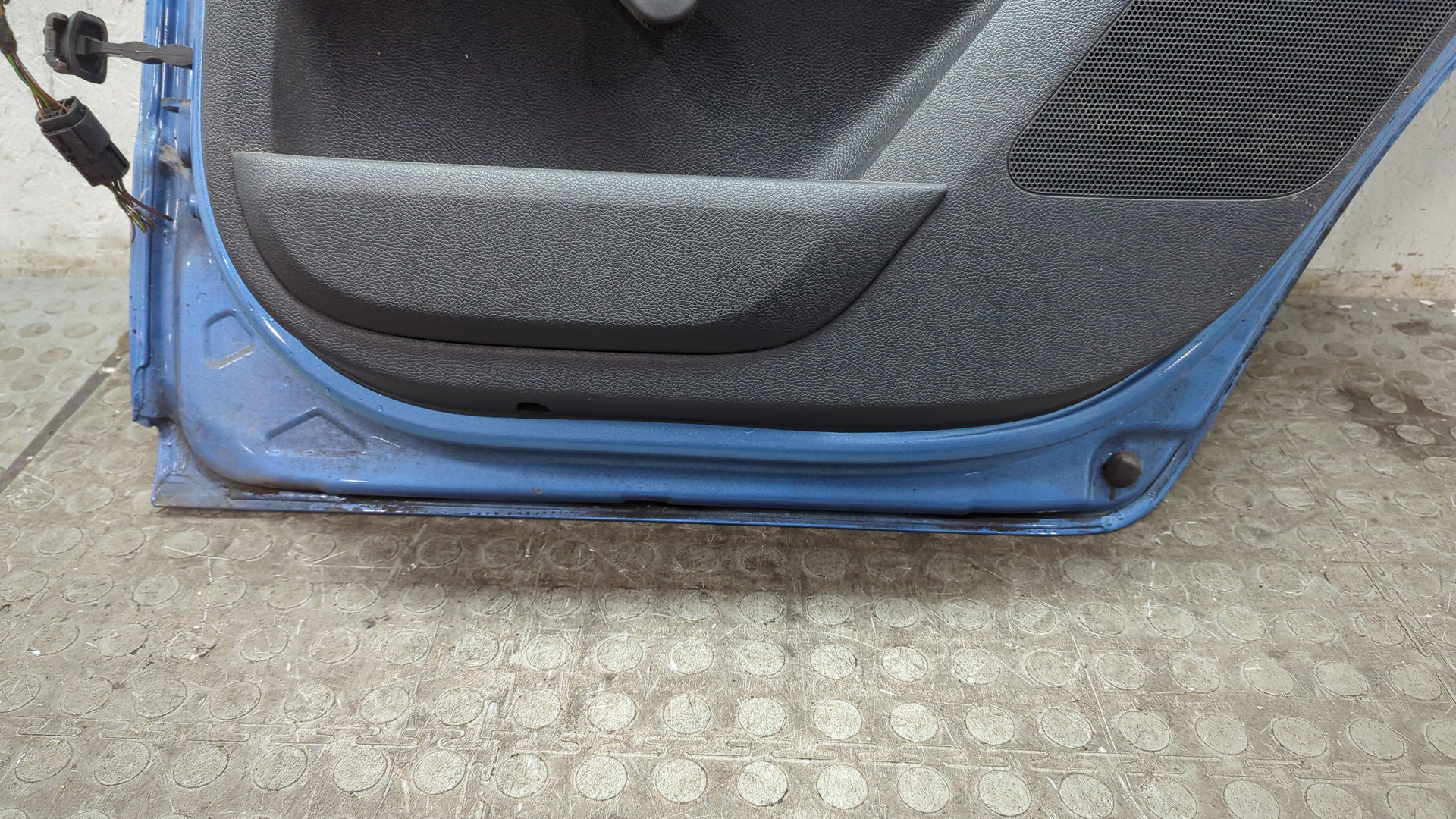 Дверь задняя правая