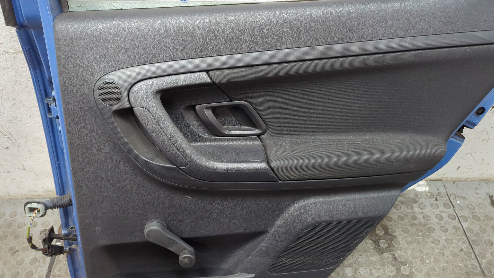 Дверь задняя правая