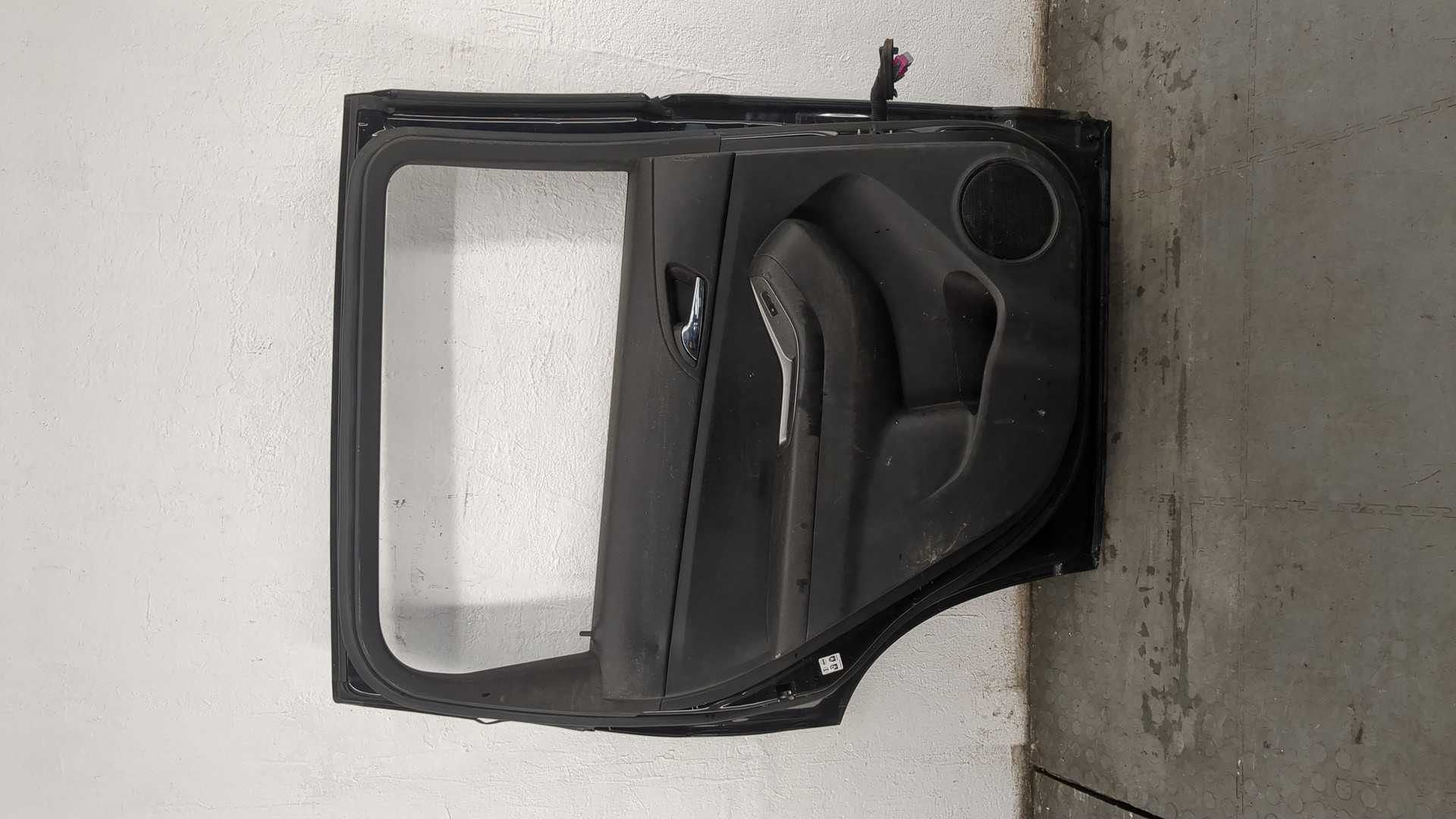 Дверь задняя левая