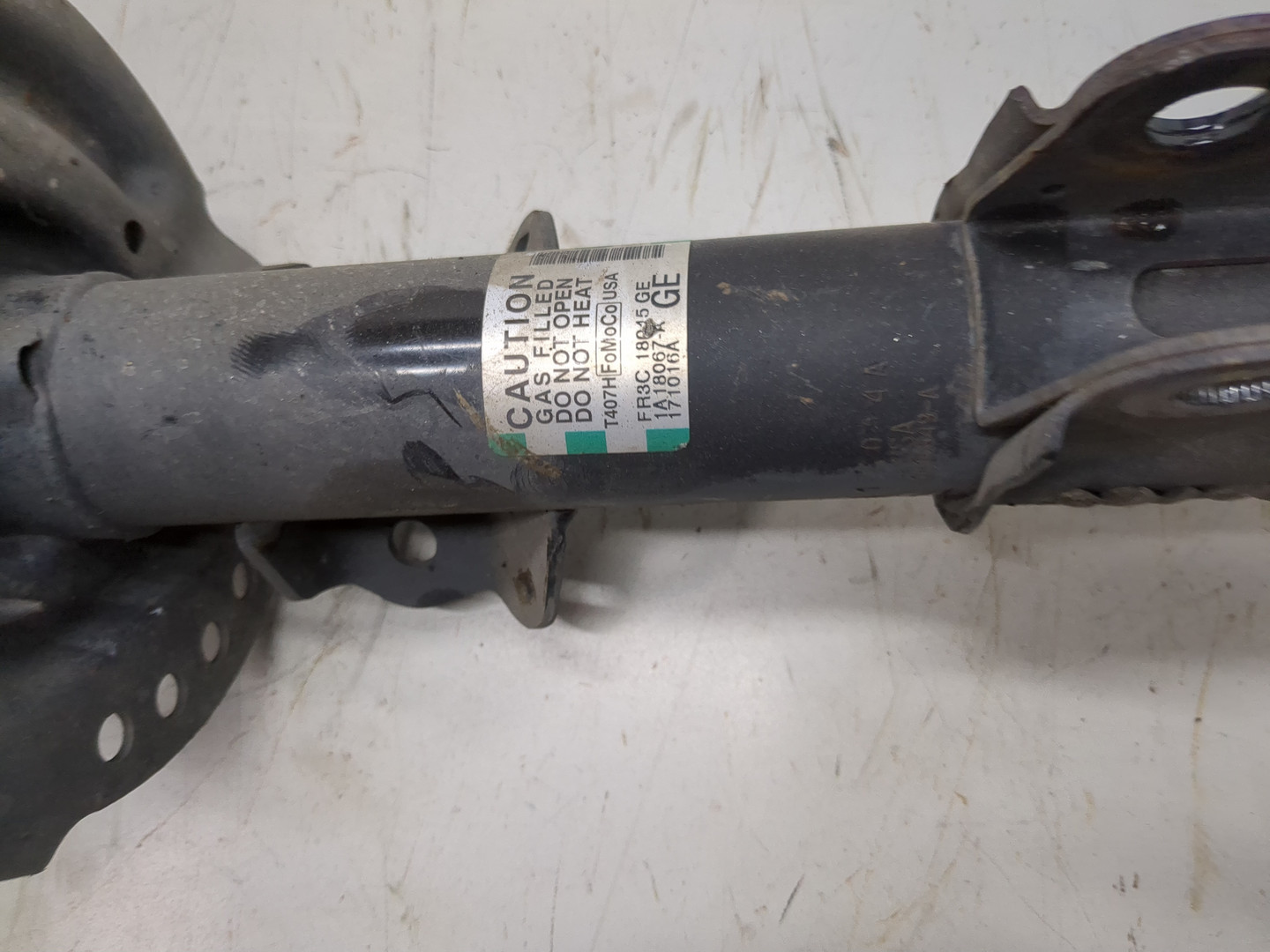 Амортизатор передний