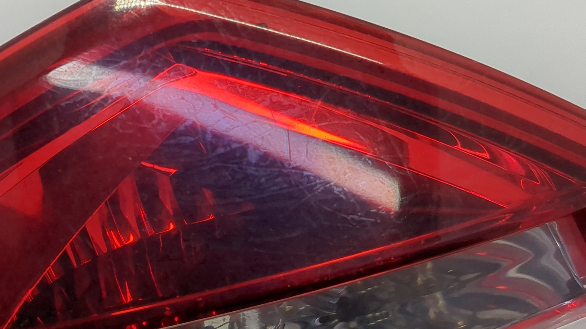 Фонарь задний левый