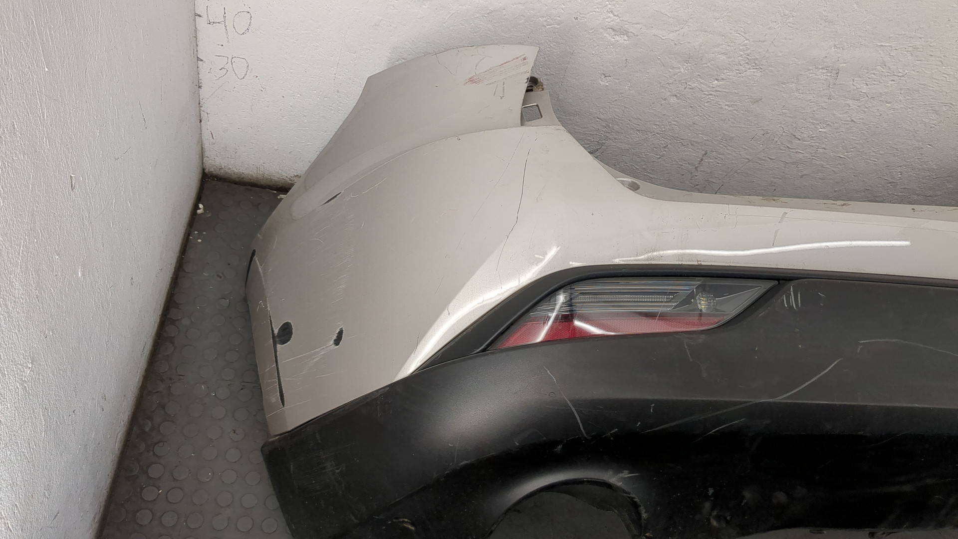 Бампер задний