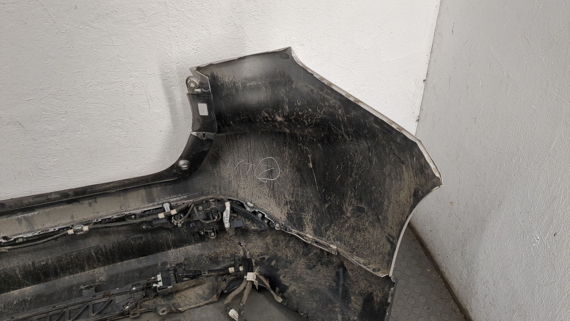 Бампер задний