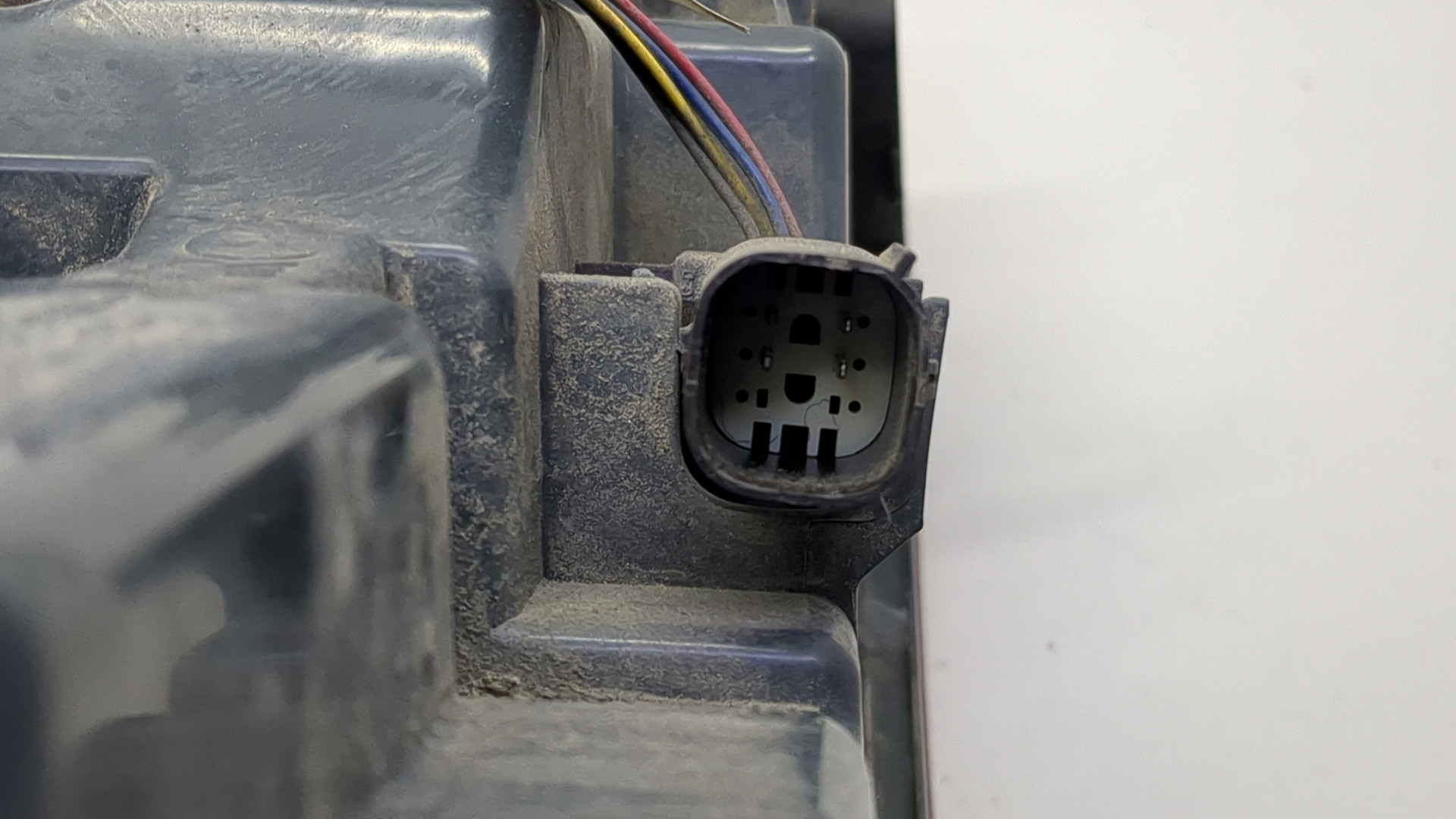 Фонарь задний правый