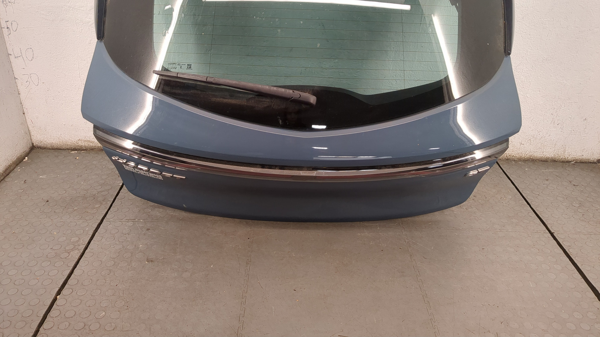 Дверь багажника